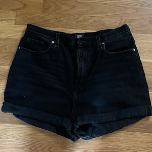 UO BDG mom shorts